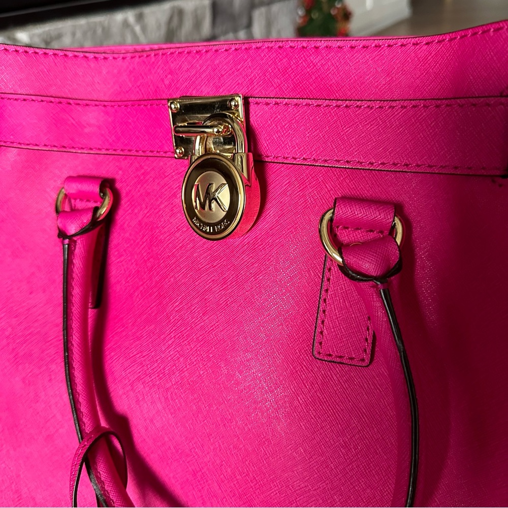 Michael Kors Hamilton Large Tote - Raspberry - Picture 2 of 9